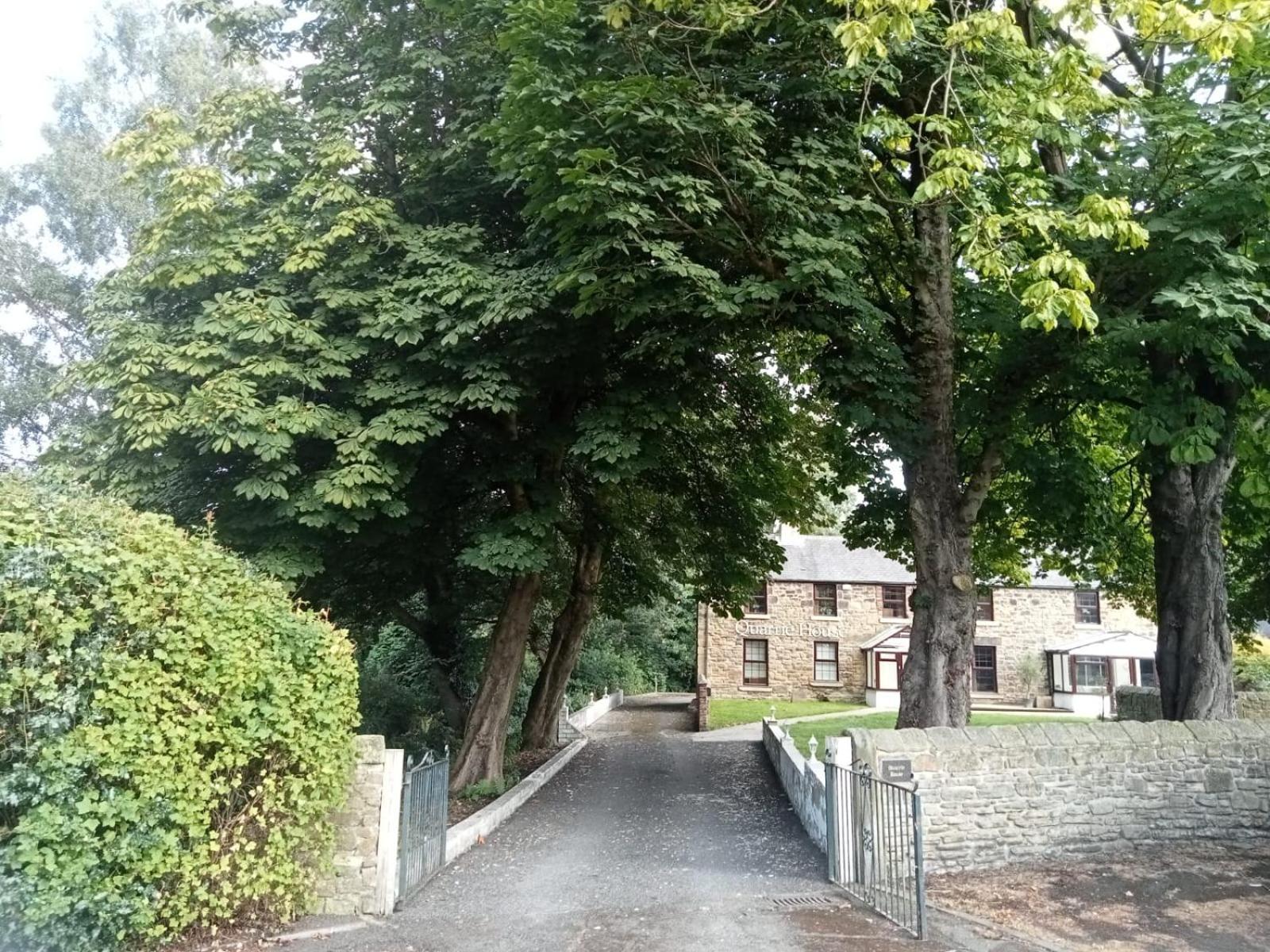 אפרטהוטל קרמלינגטון Quarrie House מראה חיצוני תמונה